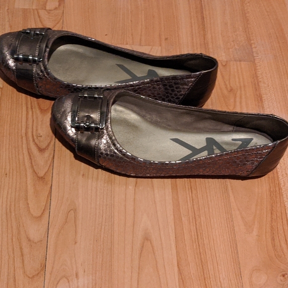 Size 8M Anne Klein Sport Dress Flats - Picture 2 of 4